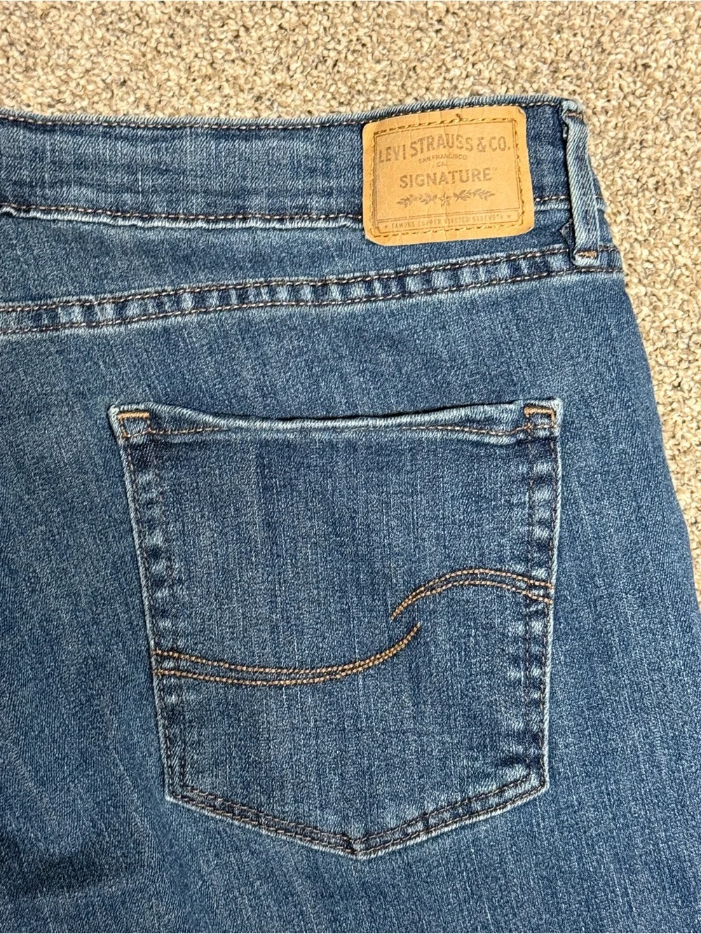 Levi Strauss Signature High Rise Skinny Jeans Women’s Size 18 (W34 L30)